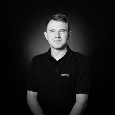 Porträt von Dennis Hebbeler, Entwickler bei Cows Online